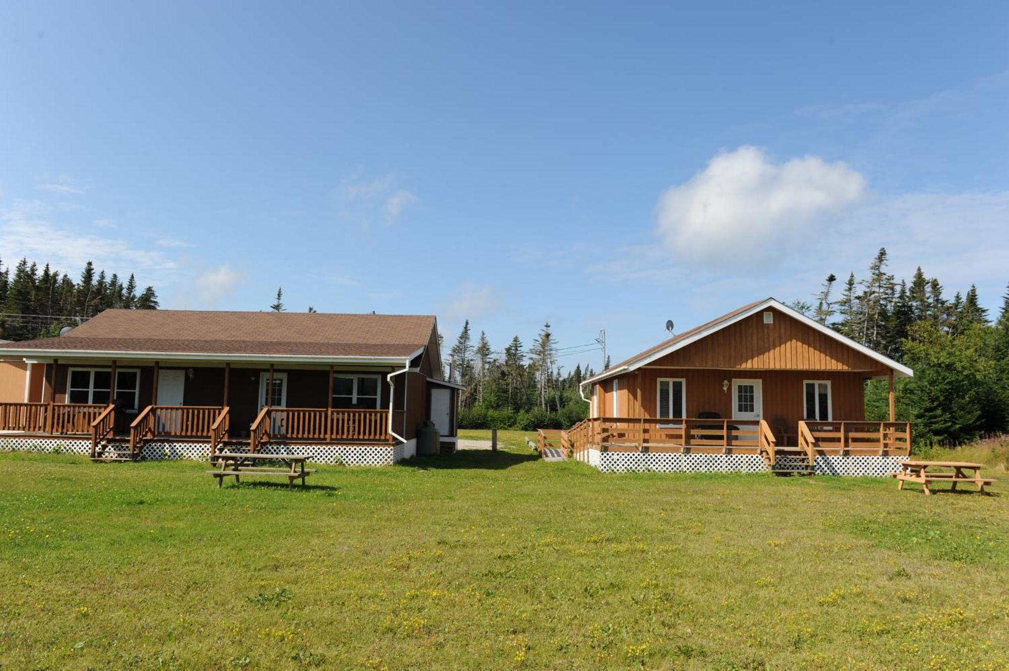 Riverside Chalets River of Ponds Exterior photo
