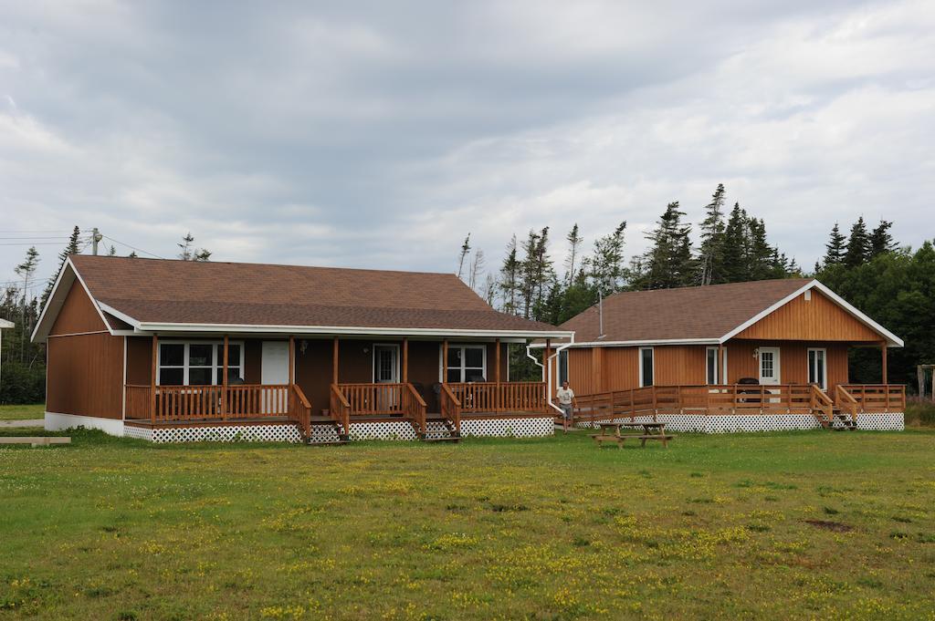 Riverside Chalets River of Ponds Room photo